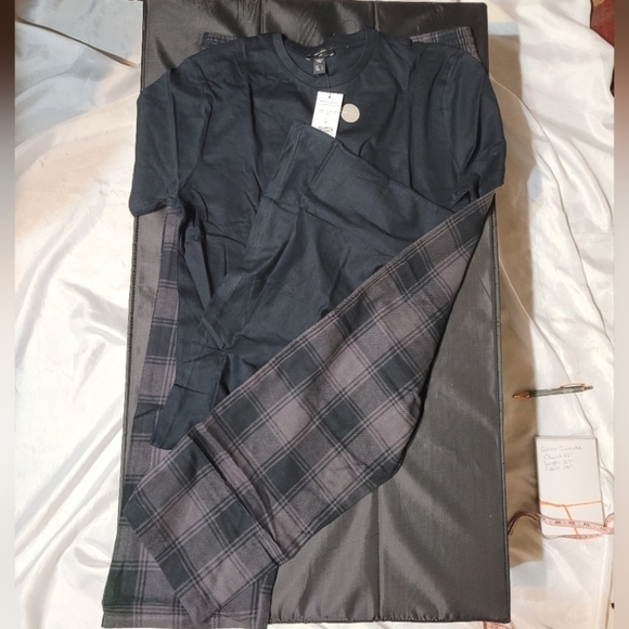 Pajama Lounge Set Black Plaid LARGE - Picture 8 of 8